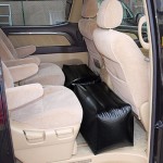 車中泊に便利な、座席の足元の隙間を埋めるクッション